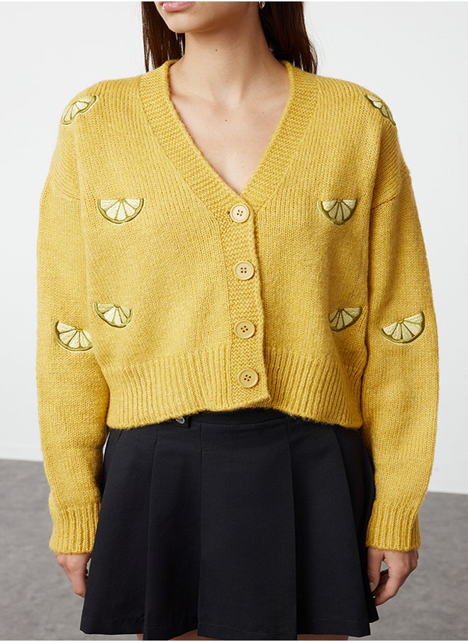 trendyol Yellow Soft Textured Embroidery Detailed V-Neck Knitwear Cardigan TWOAW24HI00237  - Image 4