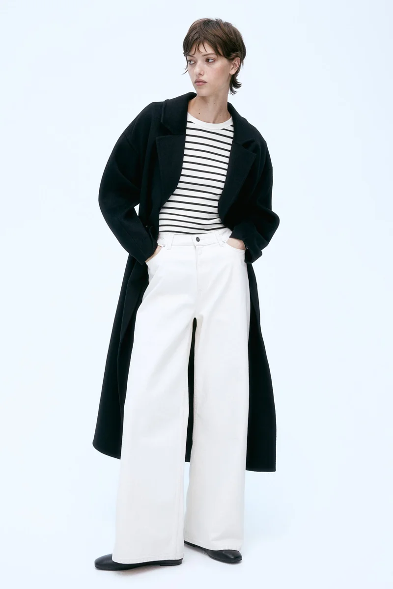 اتش اند ام بلوزة من الجيرسيه المرن