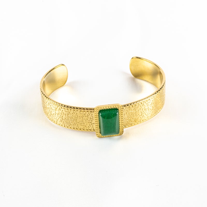 أسورة أستانليس ستيل ذهبي فري سايز مرصعة بحجر أخضر - Image 2