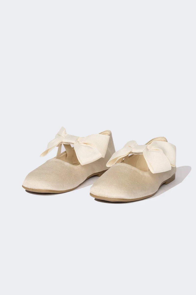 ديفاكتو Girl Flat Sole Sandals
