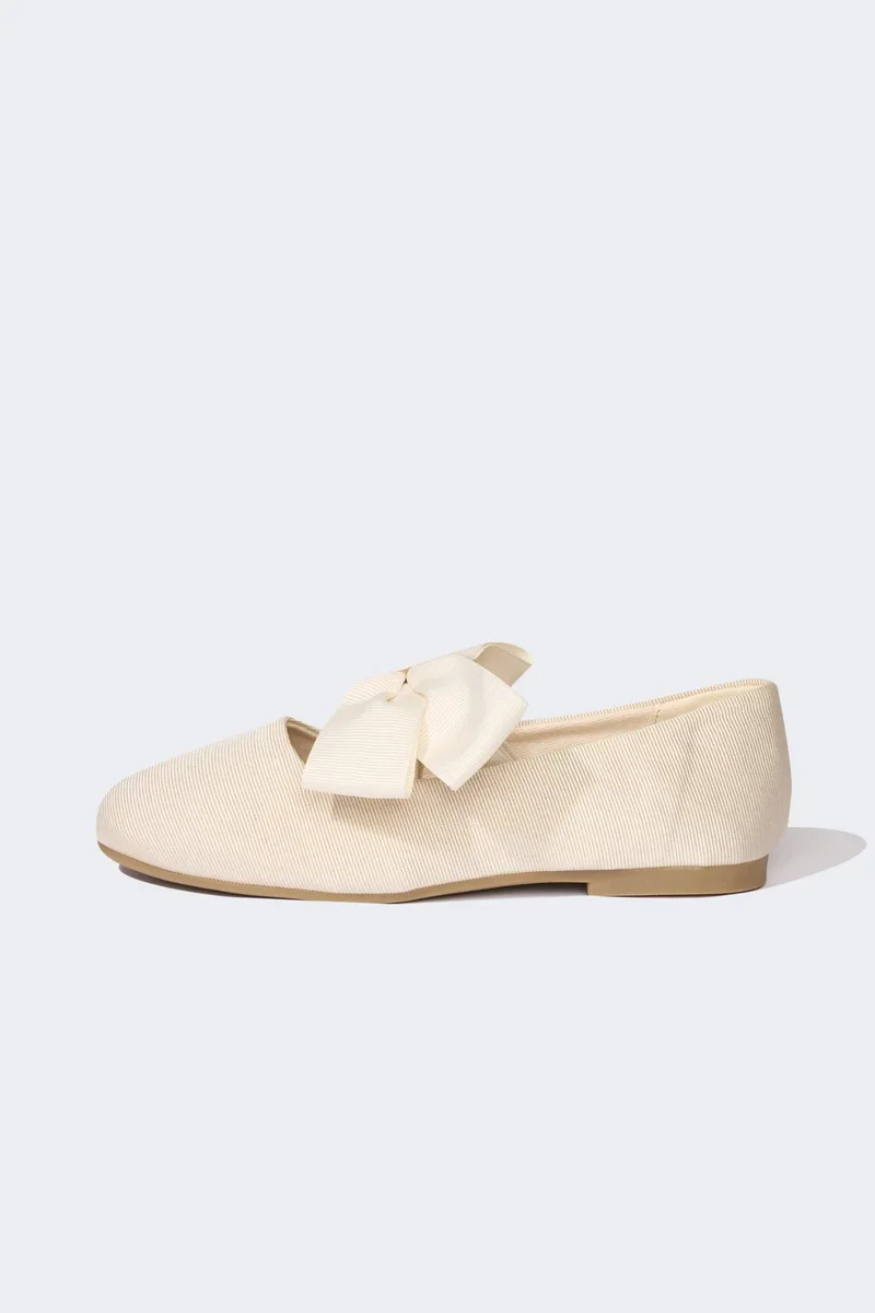 ديفاكتو Girl Flat Sole Sandals