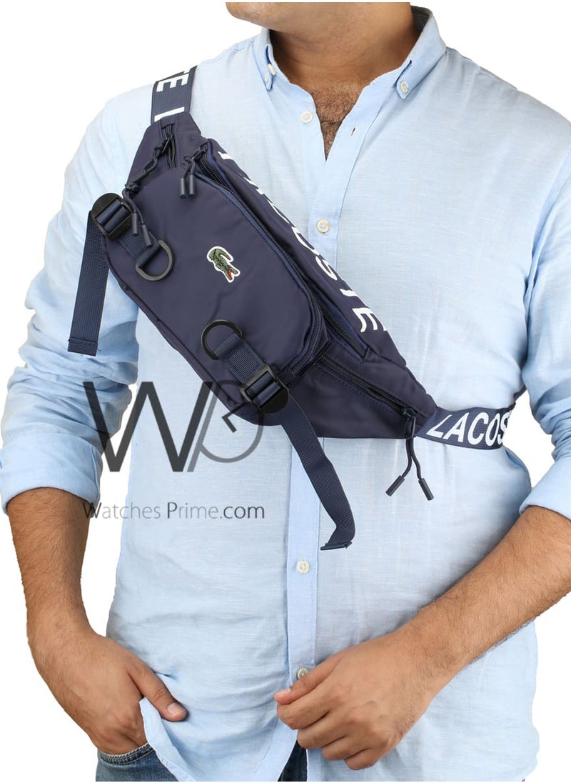 لاكوست شنطة خصر مقاوم للماء للرجال من لاكوست باللون الأزرق الداكن  - Image 2