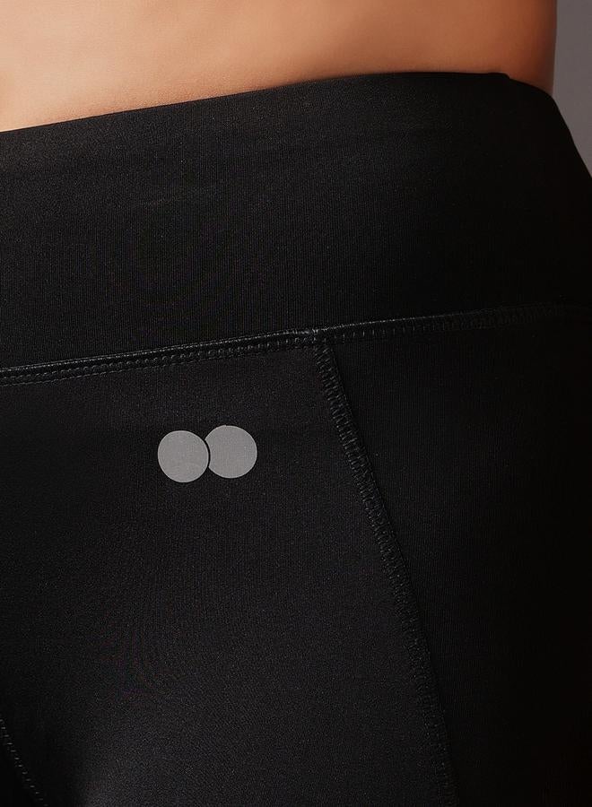 Clovia Black Solid High-Rise Cycling Shorts - Image 5