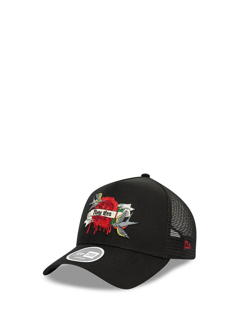 نيو ايرا Essential Curved Trucker Peak Cap