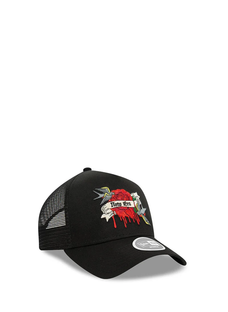 نيو ايرا Essential Curved Trucker Peak Cap