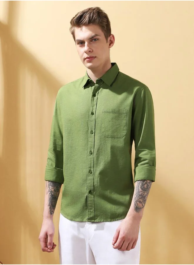 دينيس لينغو Green Regular Fit Shirts Textured design crafted from 100% Cotton featuring Long Sleeves with Button closure.