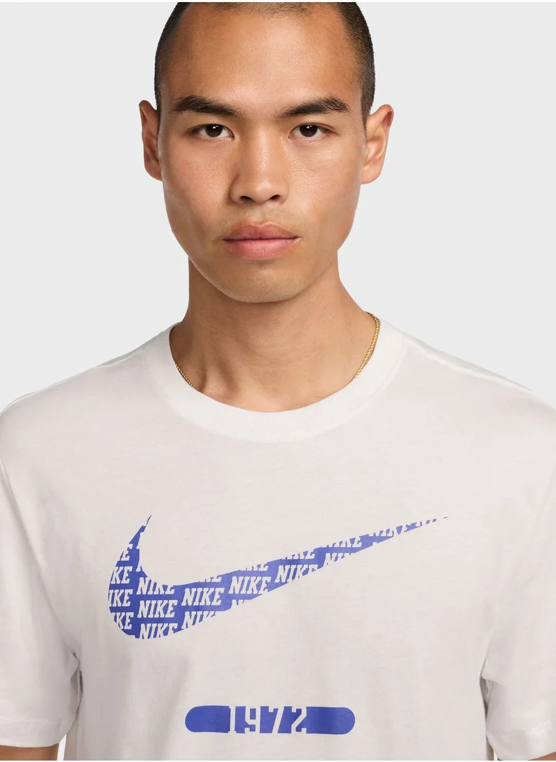 Nike Nsw 6 Mo Swoosh T-Shirt