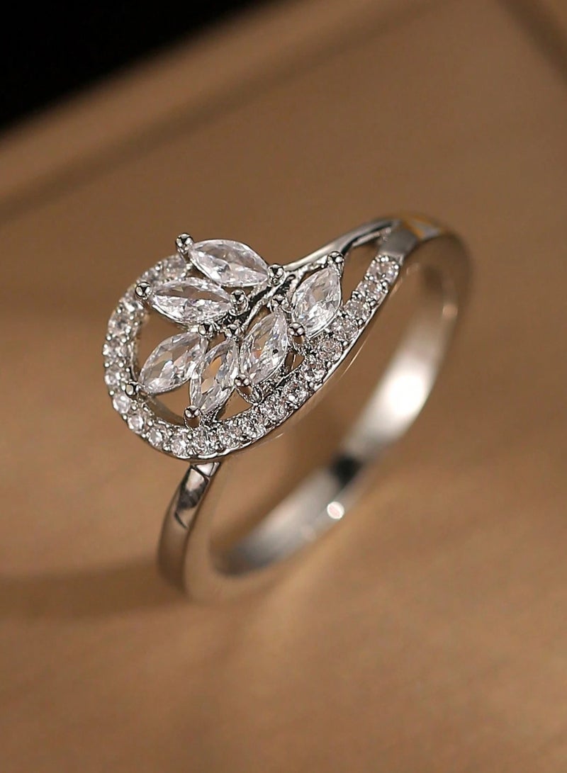 Luxury women's silver ring adorned with a sparkling stone, presented in an elegant gift box — perfect for gifting your loved one. Suitable for engagement parties, weddings, Mother's Day gifts, Valentine's Day, birthdays, and all special occasions size (7)  - Image 4