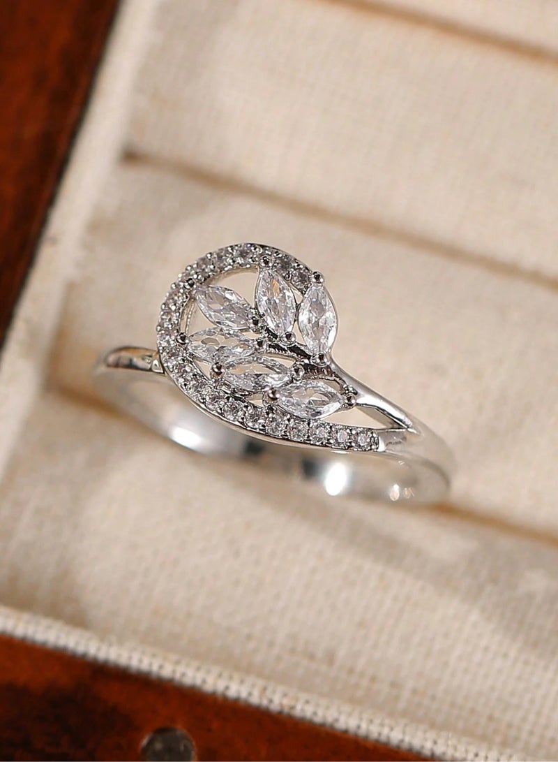 Luxury women's silver ring adorned with a sparkling stone, presented in an elegant gift box — perfect for gifting your loved one. Suitable for engagement parties, weddings, Mother's Day gifts, Valentine's Day, birthdays, and all special occasions size (7)  - Image 5