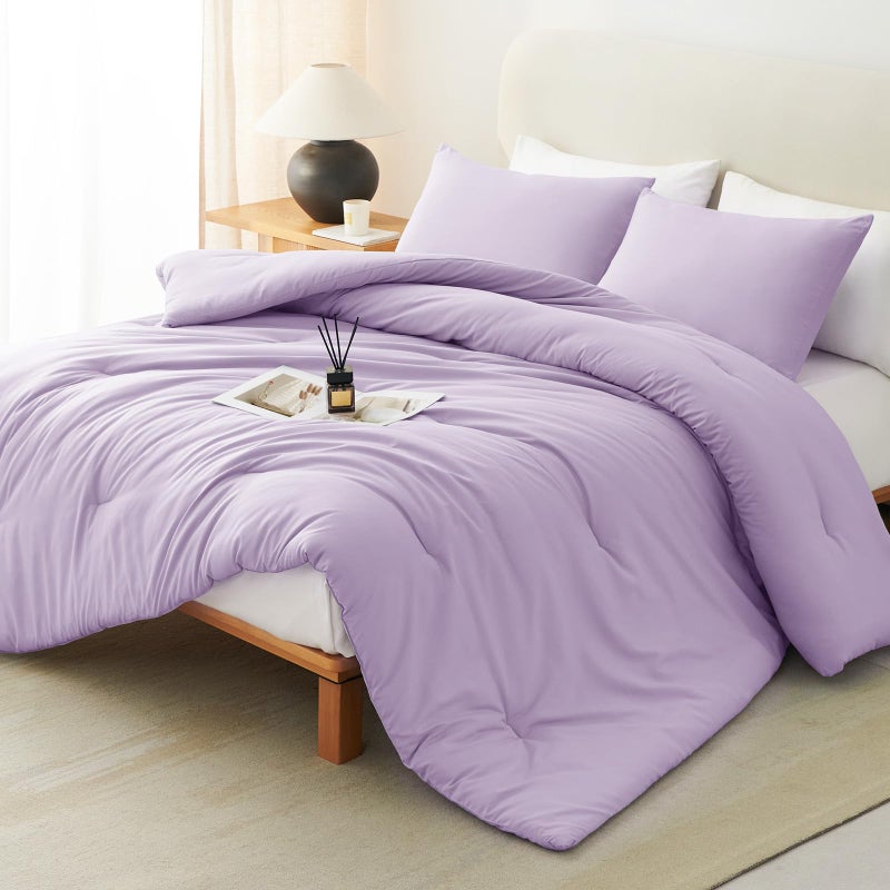 CozyLux طقم لحاف كوزي لوكس لافندر كوين، 3 قطع بنفسجي فاتح سادة قابل للتنفس مزود ببطانة، أطقم سرير بوهو فاخرة ناعمة ورقيقة مع لحاف بديل للريش و2 غطاء وسادة لجميع الفصول - Image 1