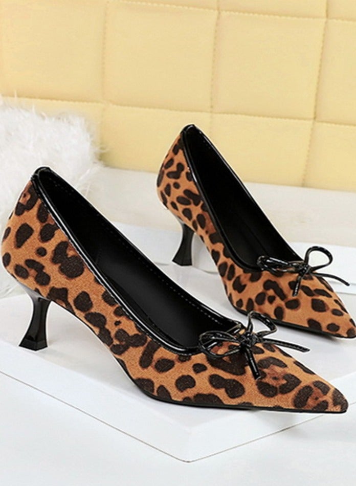 بيج تري مضخات جلد السويد النسائية أشارت إصبع القدم مغلق منتصف الكعب النمر الطباعة 6CM - Image 2