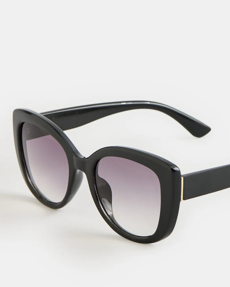 REDTAG Women Black Oversized Sunglasses