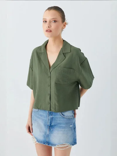 MixRay Mixray Loose Fit Button-Up Crop Shirt with Pocket