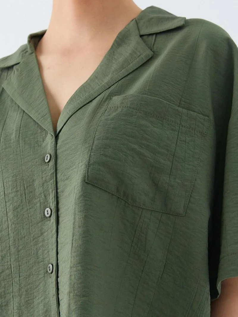 MixRay Mixray Loose Fit Button-Up Crop Shirt with Pocket