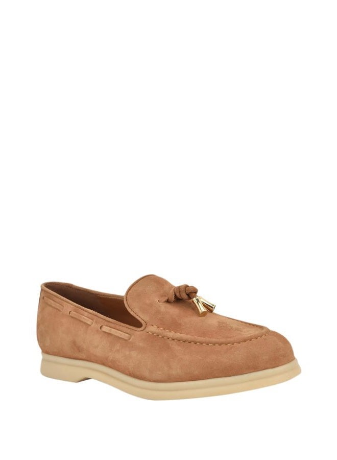 GUESS Women's Aryana Loafer, Medium Natural Suede 101, 38.5 EU - Image 2