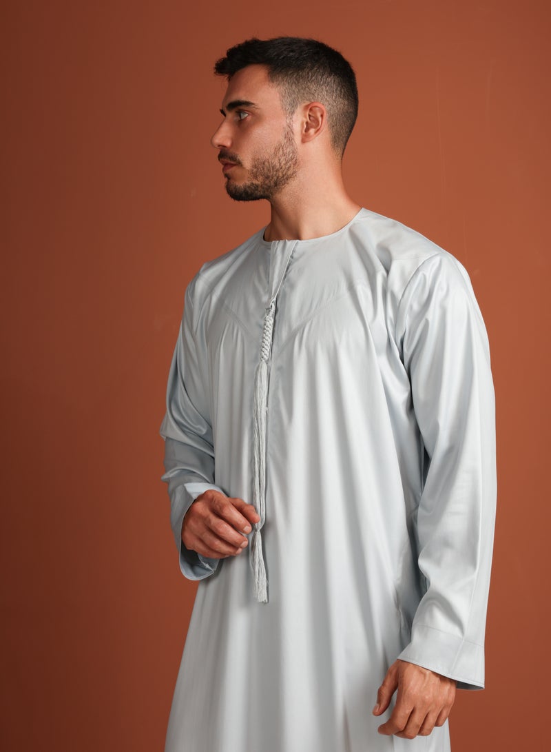 ييجو من مريم Kandora Idriss – Light Grey Emirati Kandhoura – Soft Cotton Blend | Modern Tradition & Comfort - 54CM - Light Grey  - Image 4