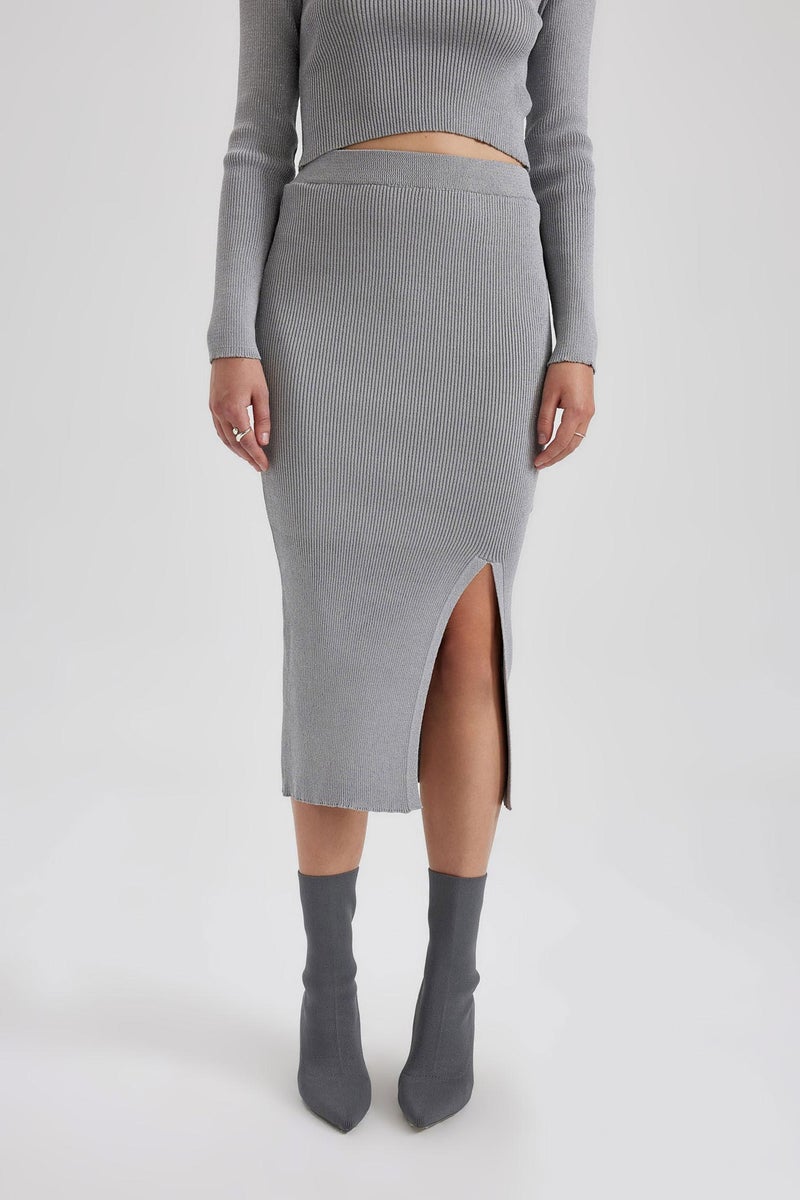 DeFacto Woman Fitted Shiny Fabric Skirt  - Image 5