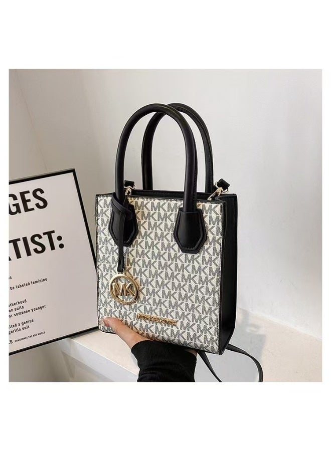 MK classic bag, can be converted into a crossbody bag, suitable for holding camera lenses. Classic themed design - Image 5