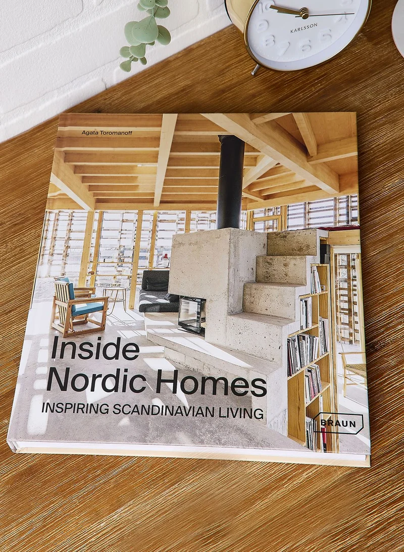 THAMES Inside Nordic Homes: Inspiring Scandinavian Living