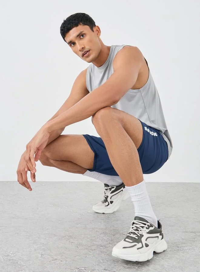 ستايلي اكتيف شورت بخصر متباين بقصة عادية بطول  بوصات