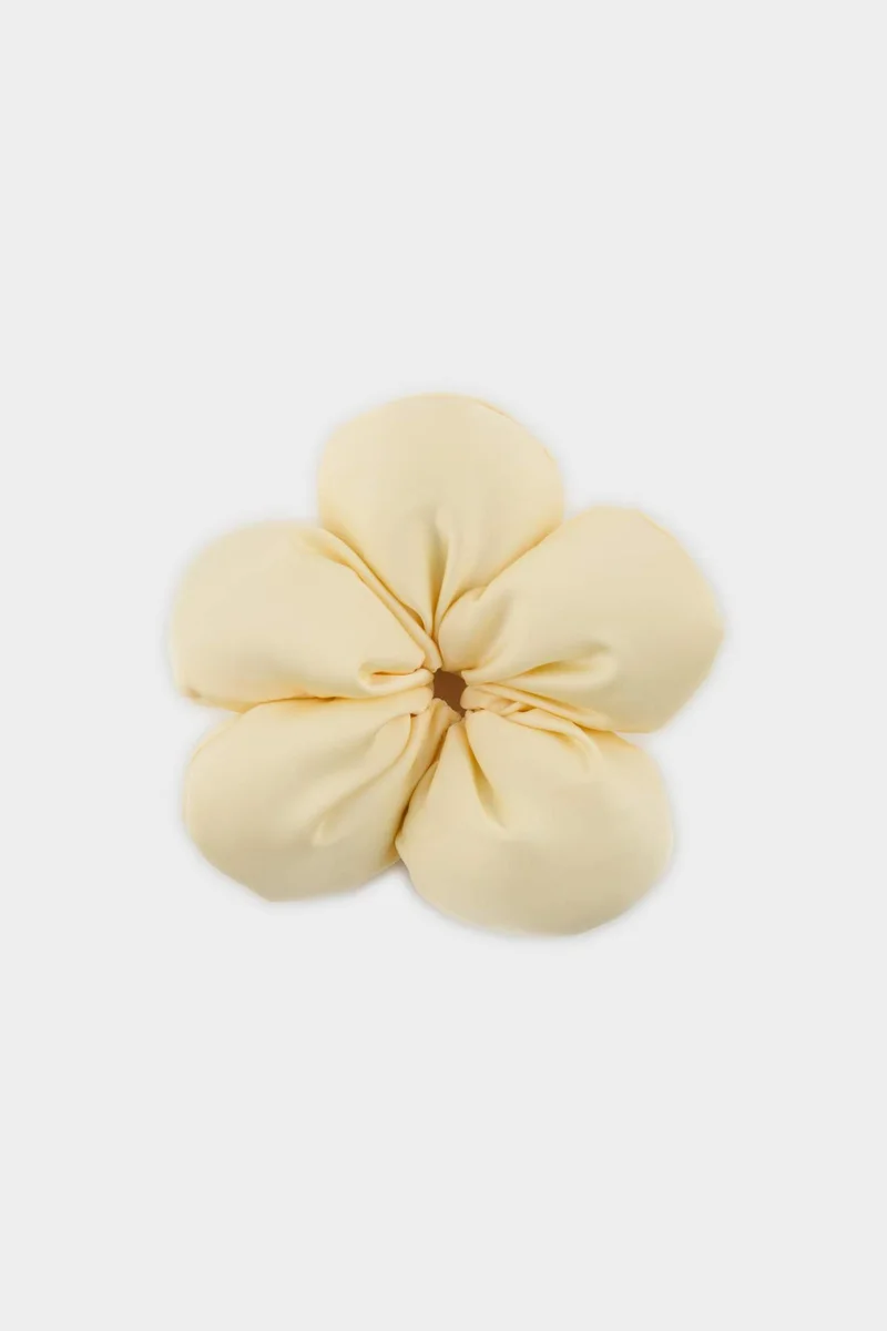 ديفاكتو Woman Flower Hair Accessory