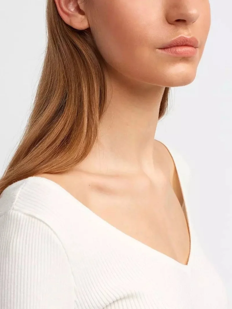 زوبعة V Neck Ribbed Basic Sweater