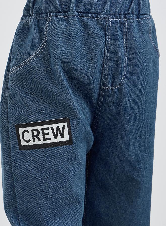 ستايلي جينز بخصر مرن وشعار للأولاد - Image 4