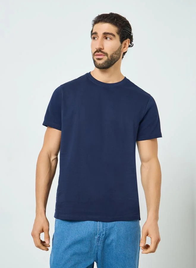 ستايلي تيشيرت بياقة دائرية وأكمام قصيرة