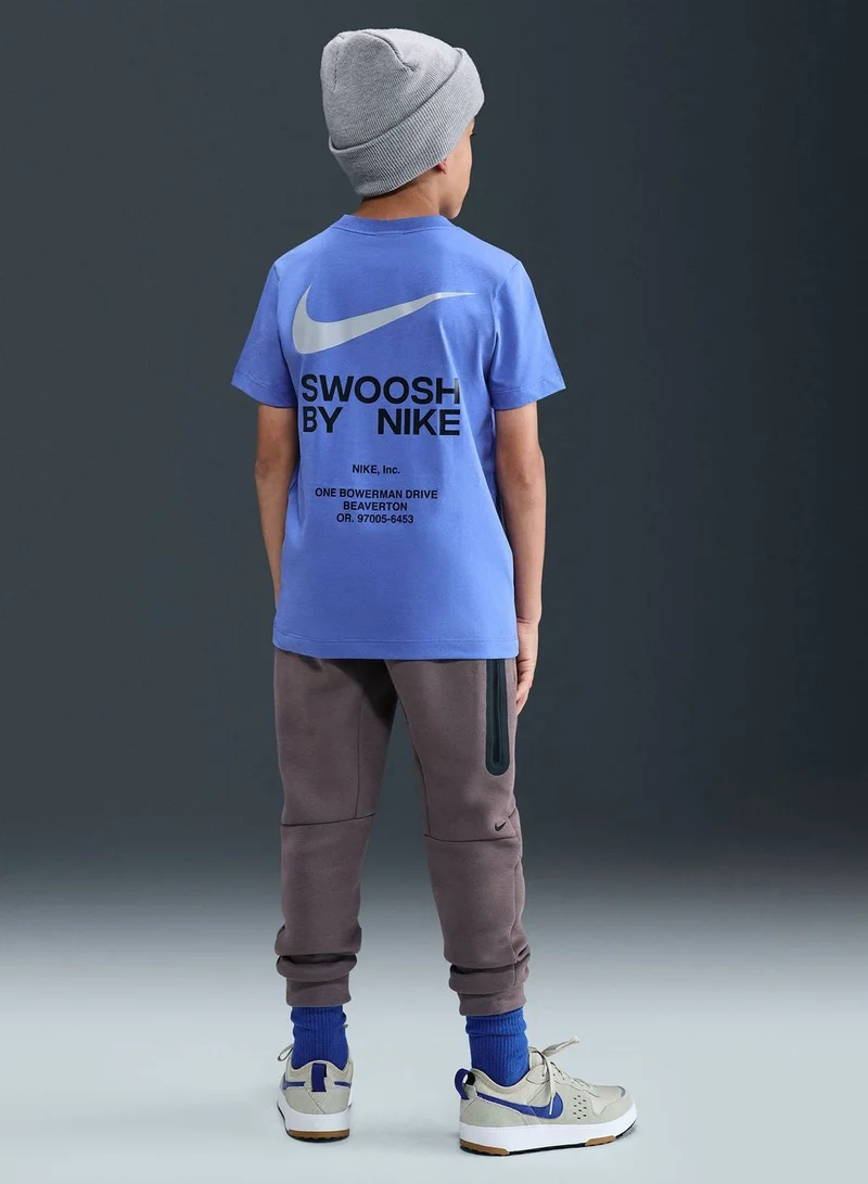 نايكي تيشيرت رياضي بقصة عادية من نايكي سبورتس وير