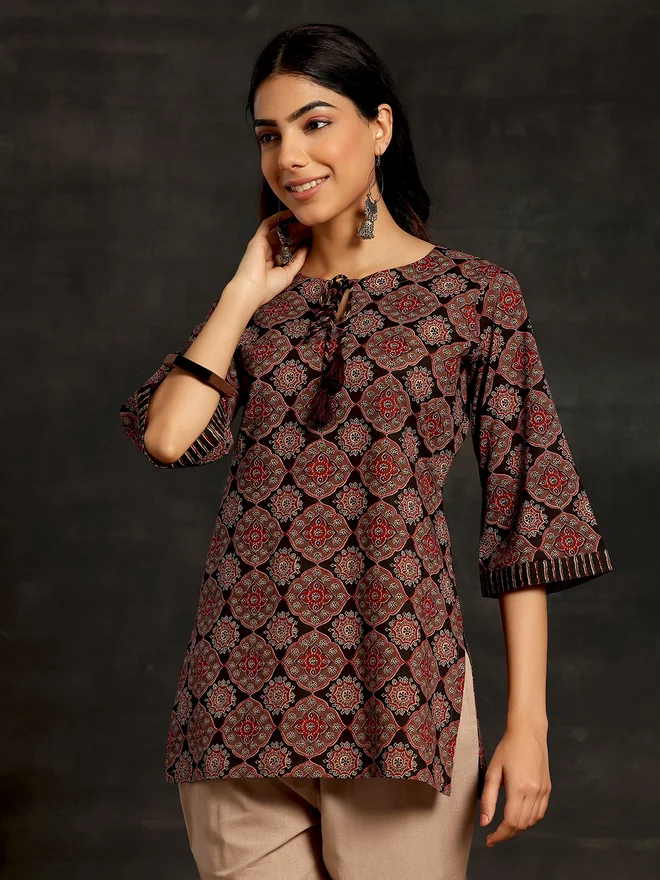 Libas Black Printed Cotton Straight Kurti