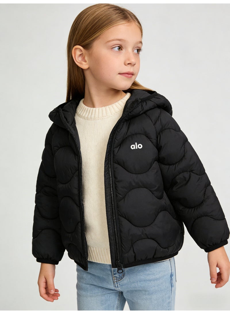 Alo Yoga Alo girls' black quilted short cotton jacket with hood and white "Alo" logo - Image 4