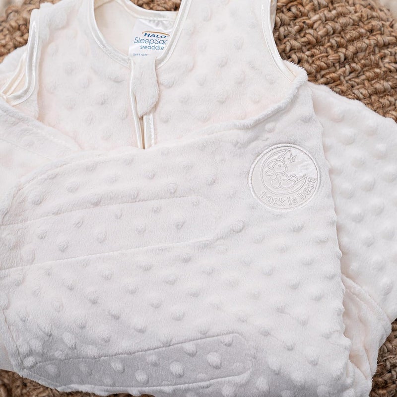 هالو حقيبة النوم Sleepsack Swaddle، بطانية قابلة للارتداء قابلة للتعديل بثلاث طرق، معامل العزل الحراري 3.0، من قماش فيلبوا بلش بنقاط، كريمي، لحديثي الولادة، 0-3 أشهر - Image 2