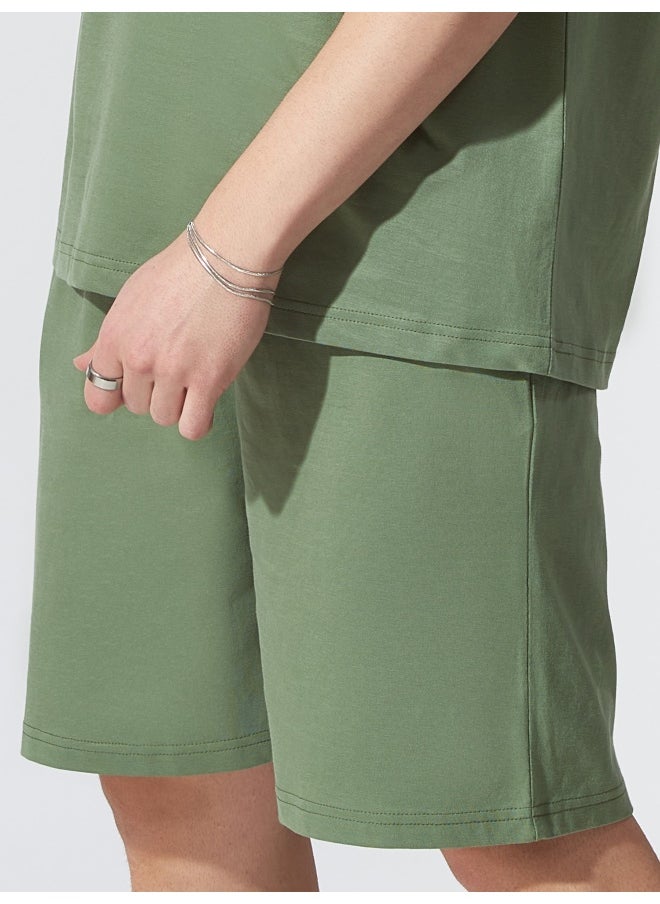 Maniac - Mens Solid Knee Length Green Cotton Slim Fit Shorts - Image 1