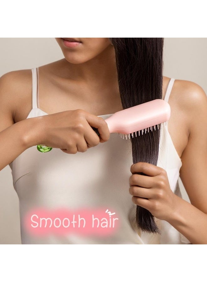 فرشاة شعر ذاتية التنظيف بمشط تدليك مضاد للكهرباء الساكنة، أسنان قابلة للسحب للتنظيف الفوري بنقرة واحدة، فرشاة فك تشابك الشعر للنساء والرجال، مناسبة لجميع أنواع الشعر والشعر الكيرلي والمفرود والناعم والسميك والويڤي والباروكة والإكستنشن، مقبض مريح مضاد للانزلاق، تصميم مطوّر بأسنان ناعمة غير مؤلمة لفك العقد وتشابك الشعر بسرعة، أداة تصفيف مثالية للاستخدام اليومي، سهلة التنظيف في ثوانٍ مع خاصية الرفع الفوري للشعر العالق، مناسبة للأطفال والكبار - Image 2