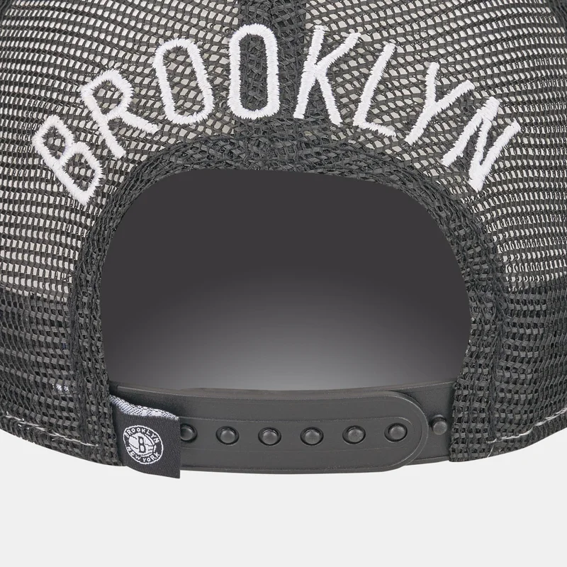 NEW ERA Men's Brooklyn Nets Team Colour Block Trucker Cap