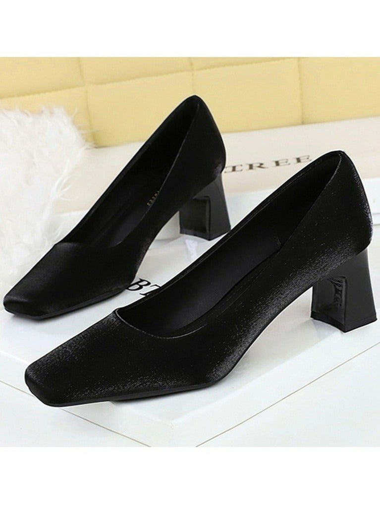 بيج تري المرأة سمينة منتصف الكعب مربع مغلق إصبع القدم مضخات الساتين الأسود 5CM - Image 1