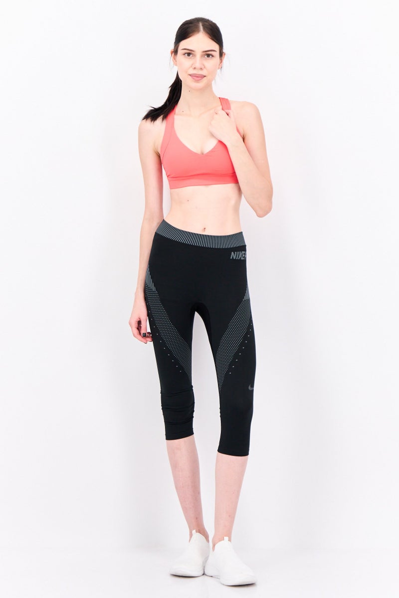 Nike ملابس رياضية نسائية بليزر شعار العلامة التجارية خارجية ضيقة، سوداء - Image 4