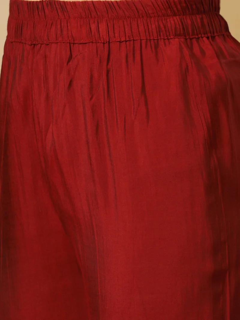 جلو باص Women Ethnic Motifs Embroidered Panelled Sequinned Kurta With Trousers