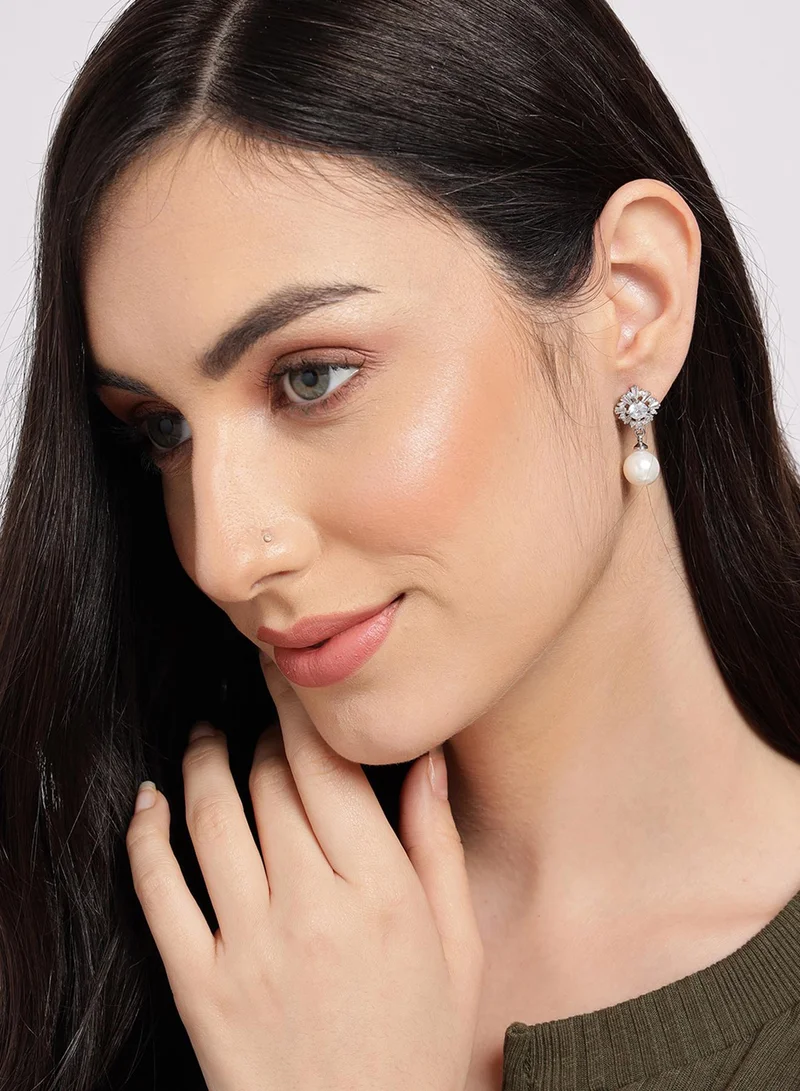 سوهي حلقان متدلية عصرية مرصعة بالأحجار من تصميم ديزاينر