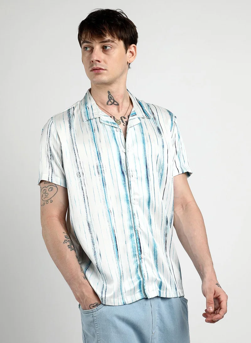 Campus Sutra Campus Sutra Men's Ivory White Brush Strokes Shirt For Casual Wear | Cuban Collar | Short Sleeve | Button Closure | Shirt Crafted With Comfort Fit For Everyday Wear