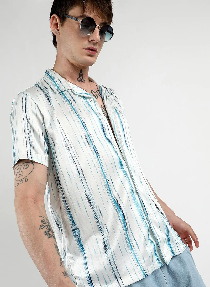 Campus Sutra Campus Sutra Men's Ivory White Brush Strokes Shirt For Casual Wear | Cuban Collar | Short Sleeve | Button Closure | Shirt Crafted With Comfort Fit For Everyday Wear
