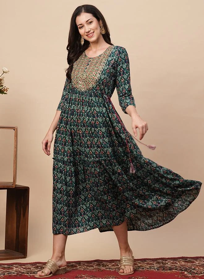 globus Globus All-Over Print Embroidered A-Line Tiered Midi Dress