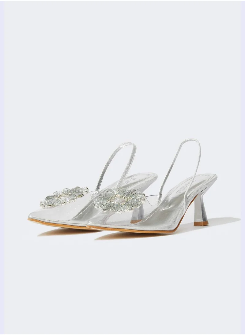 ديفاكتو Low Heeled Satin Shoes