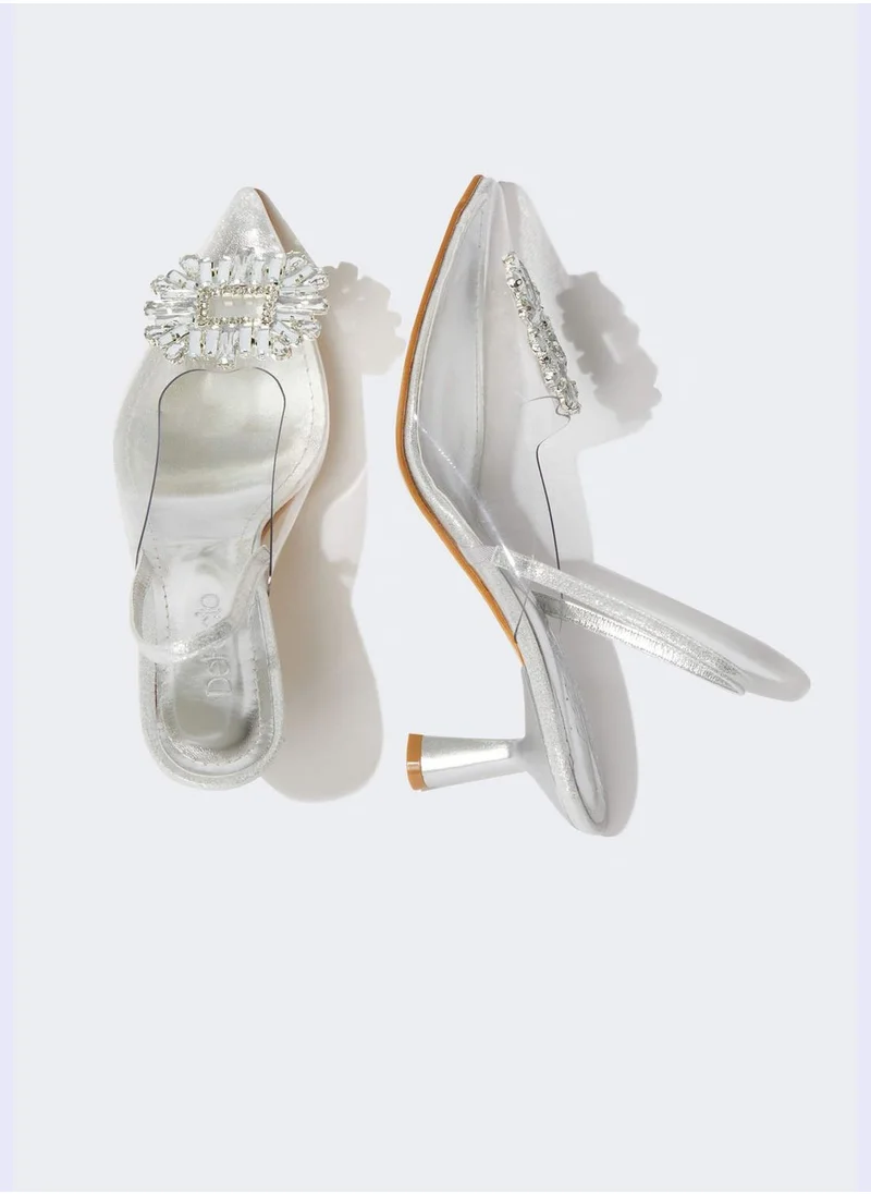 ديفاكتو Low Heeled Satin Shoes