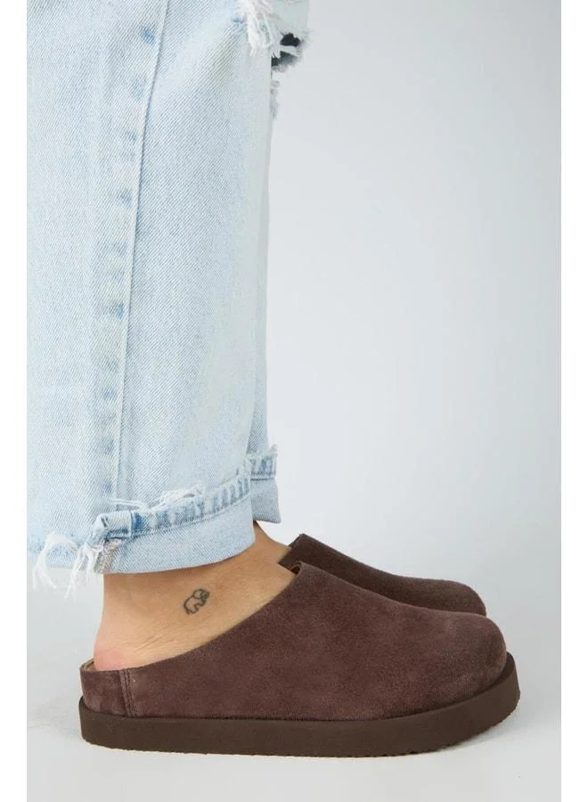 (Jana) Women's Genuine Leather Flat Platform Coffee-colored Slippers.