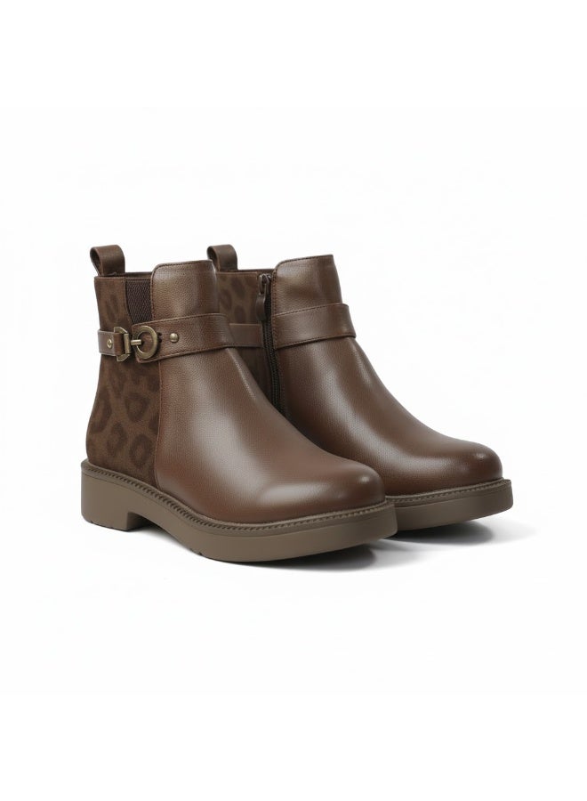 Stylish women's boots with a side pattern and elegant design, equipped with a metal strap. - Image 4