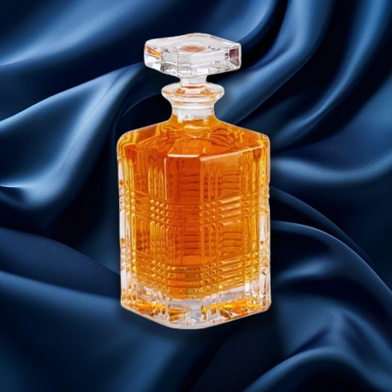 FALKOR Luxury Glassware - Finnegan Irish Decanter Elegant Classy Decanter with Contemporary Design - for Storing Whiskey, Liquor, Scotch, Bourbon, Vodka or Wine 750 ML - Image 3