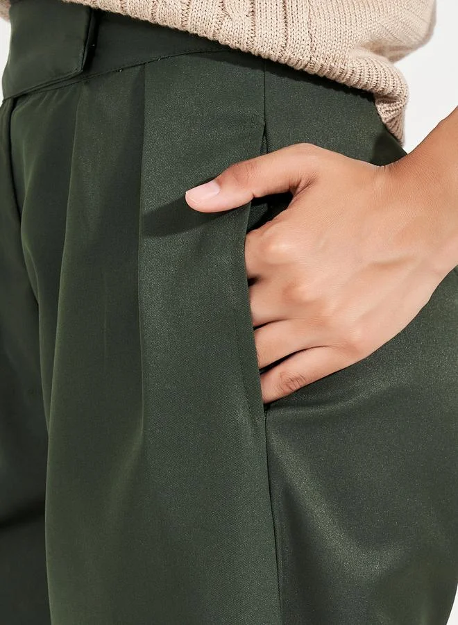 ستايلي بنطال بنسيج تويل مع أرجل واسعة وحزام