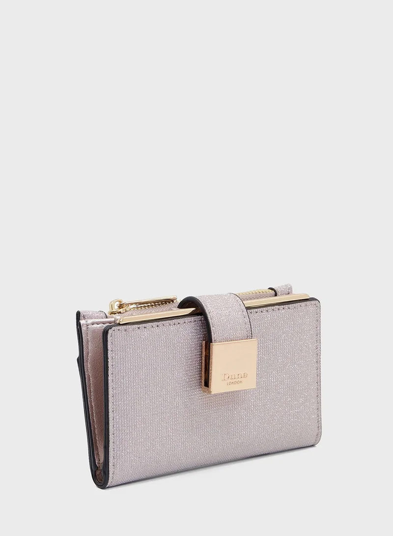 ديون لندن كيلي دي بيرس