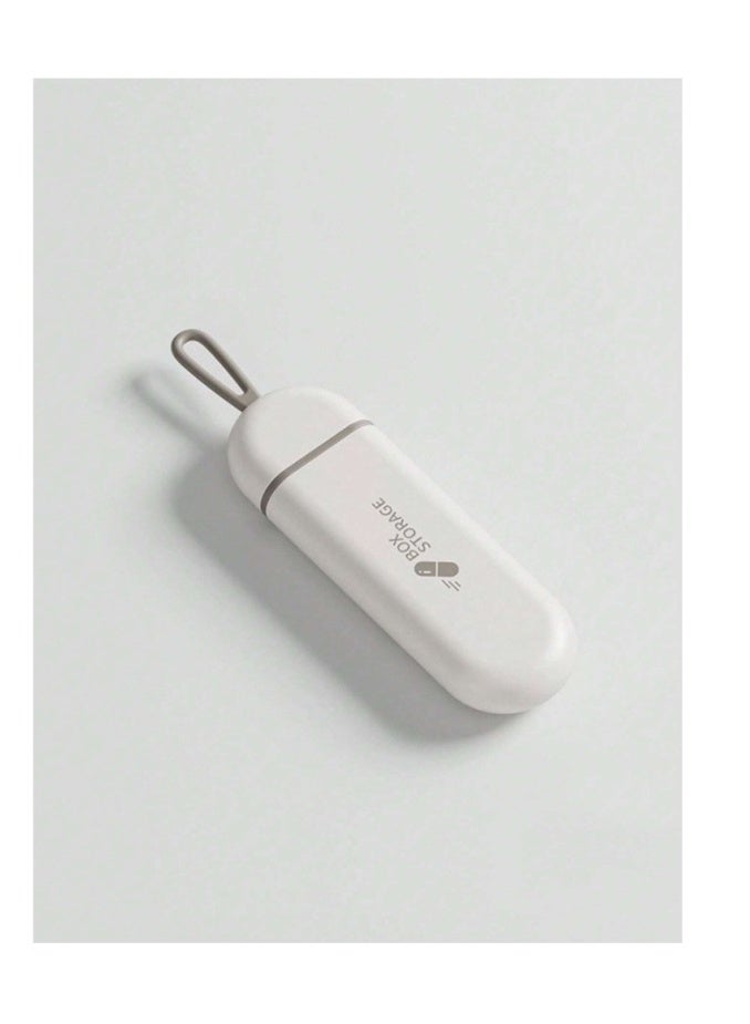 منظم ادوية وفيتامينات يومي قطعة واحدة - مقسمة ل 3 اماكن، علبة محمولة للسفر، تستخدم للأدوية والمكملات الغذائية وزيت السمك (أبيض) - Image 1